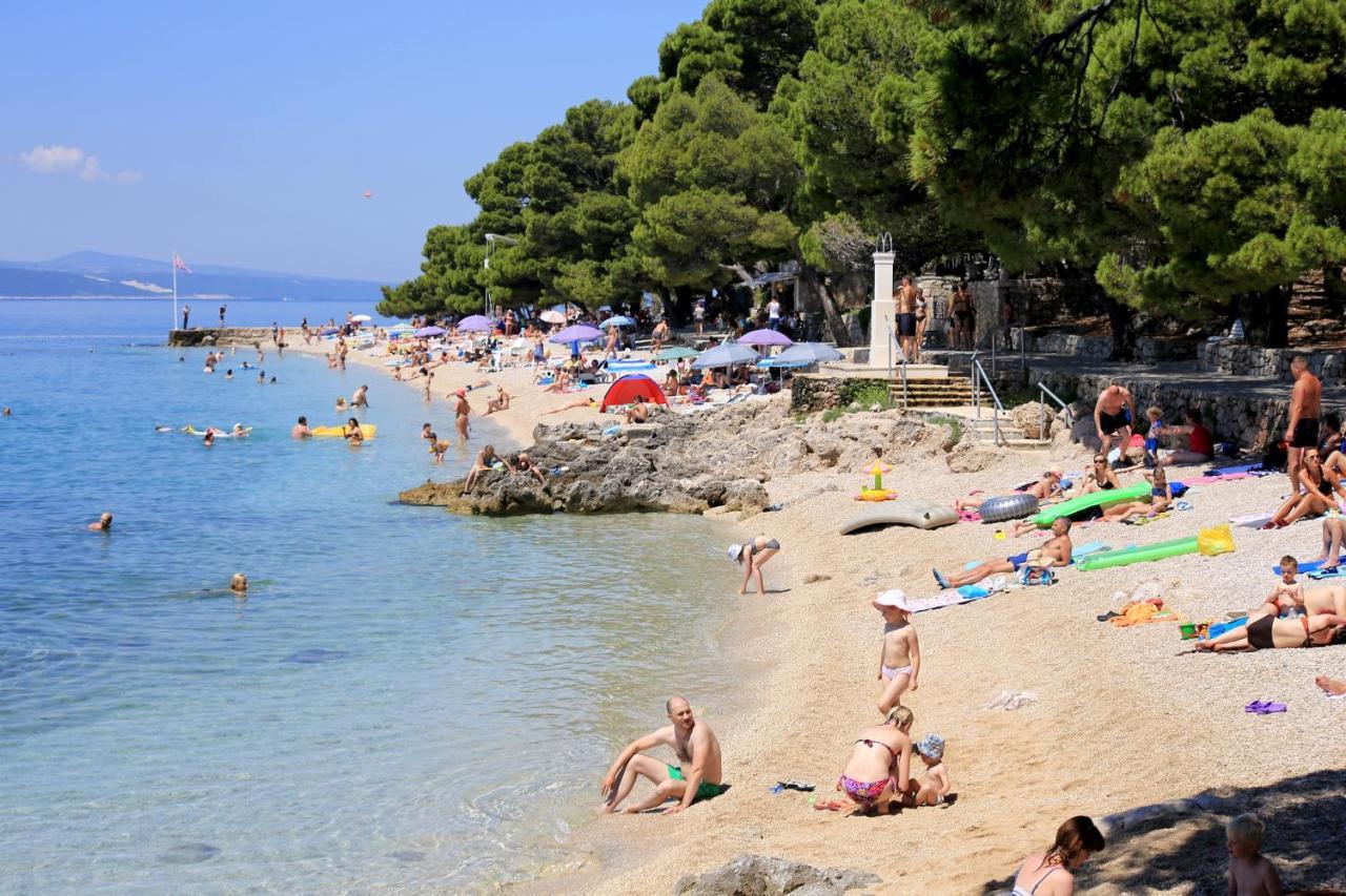 Apartments By The Sea Brela, Makarska - 11821 المظهر الخارجي الصورة