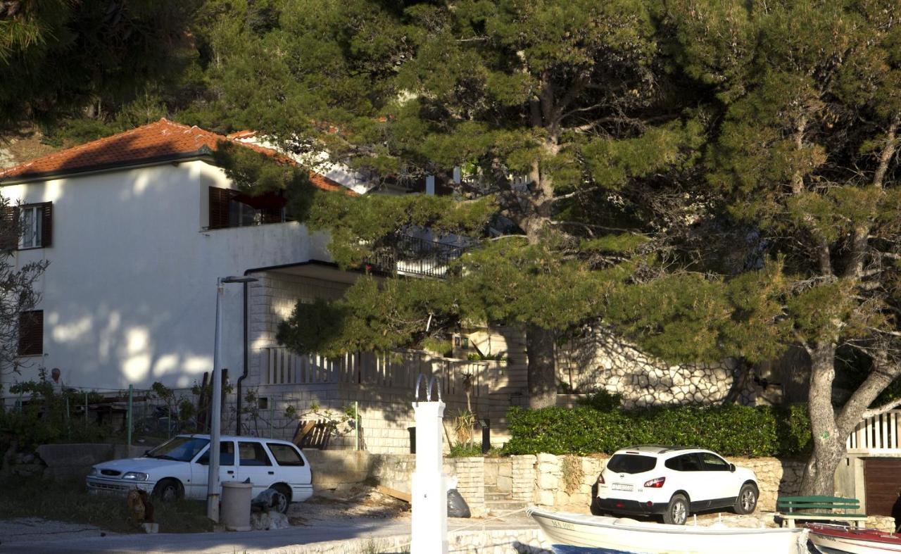 Apartments By The Sea Brela, Makarska - 11821 المظهر الخارجي الصورة