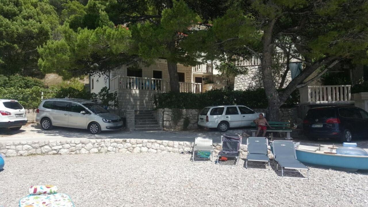 Apartments By The Sea Brela, Makarska - 11821 المظهر الخارجي الصورة