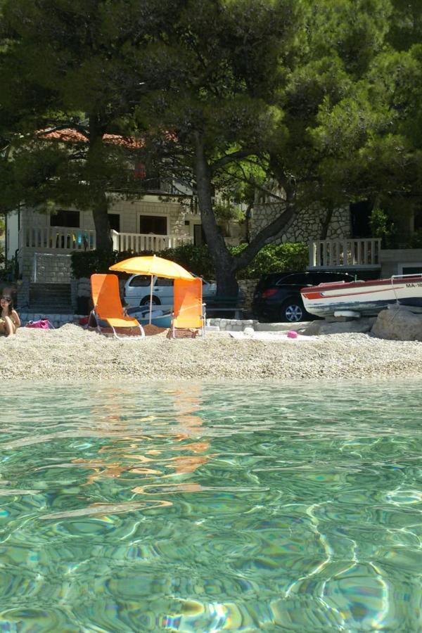 Apartments By The Sea Brela, Makarska - 11821 المظهر الخارجي الصورة