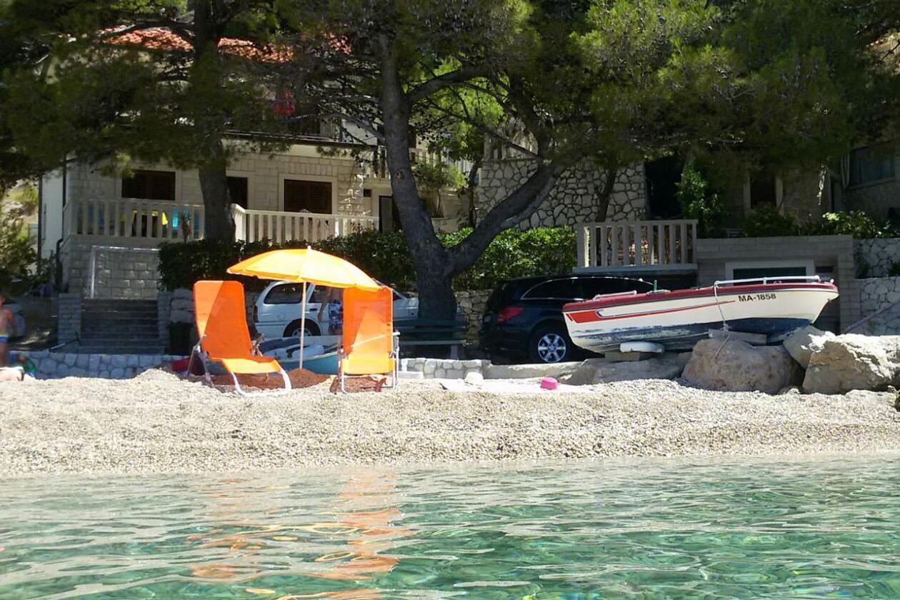 Apartments By The Sea Brela, Makarska - 11821 المظهر الخارجي الصورة